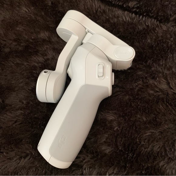 DJI OM 4 - Handheld 3-Axis Smartphone Gimbal Stabilizer - Picture 15 of 16